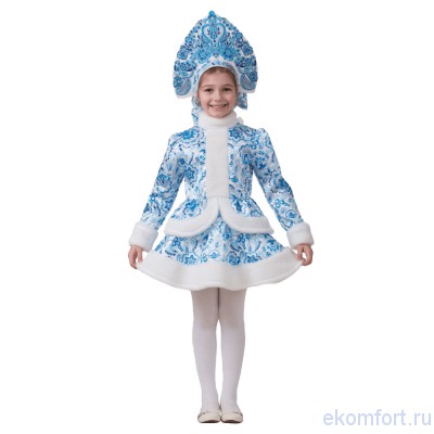 Карнавальный костюм &quot;Снегурочка Гжель&quot; Карнавальный костюм "Снегурочка Гжель" для девочек
Очаровательный костюм приятного голубого цвета с принтом гжель и белыми плюшевыми вставками состоит из укороченной юбки , кафтана и кокошника той же расцветки. 
Ткань:  шёлк
Комплектность:  кафтан, юбка, кокошник
Размеры:  28, 32, 38
Производитель: Россия