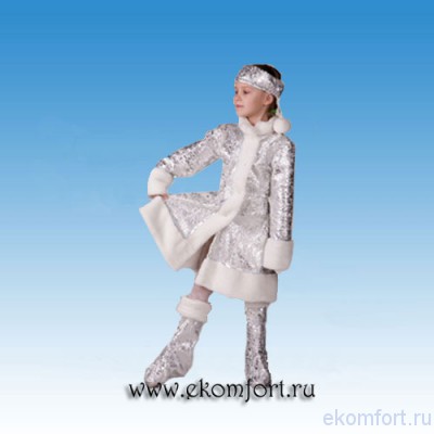 Карнавальный костюм &quot;Снегурочка в серебре&quot;, парча 
Комплектность: шубка, головной убор и сапожки.
Выполнен из: парча, мех, нейлон.

Рост: 100-130