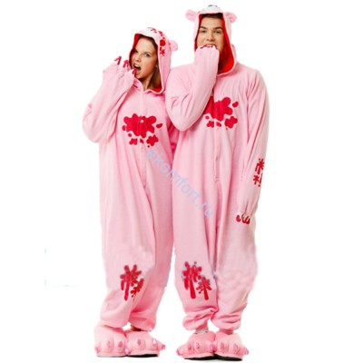 Карнавальная пижама Медведь розовый Карнавальная пижама Медведь розовый.  
Комплектность:  комбинезон с капюшоном.
 Ткань:  велсофт. 
 Размер:   S (148-158 см) M (159-168 см), L (169-178 см), XL (179-188 см).. 
Приятная на ощупь пижама  на пуговицах, сзади хвост.
Супер мягкая, удобная пижама-костюм кигуруми, можно стирать в стиральной машине.