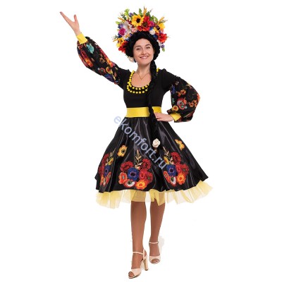 Карнавальный костюм «Украиночка Наталка»  В комплект входят: платье, венок с косой
Материал: атлас, трикотаж, велюр, искусственные цветы
Размер: 44-48
Артикул: ВЖ151