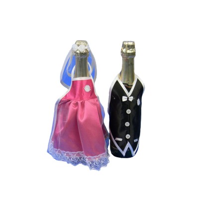 Одежда на шампанское «Жених с невестой» Довольно креативный акссесуар
Материал: ткань (ПЭ), пластмасса
Производство: Китай