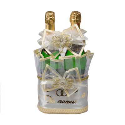 Корзина под две бутылки шампанского Очаровательное дополнение к свадебному банкету 